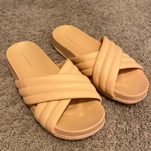 American Eagle slippers